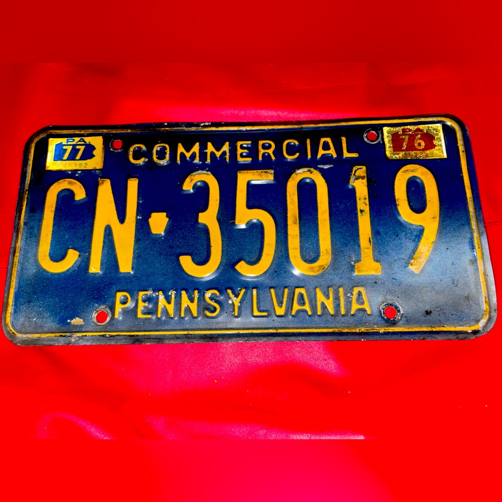Pennsylvania Vintage 1976-77 Commercial License Plate. CN-35019